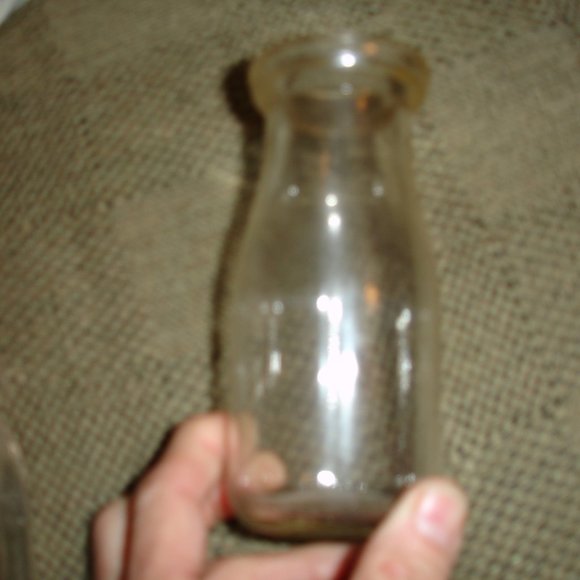 Bundle of 4 Vintage Half Pint Clear Glass Bottles No Lid - Meadow Gold Milk Plus - Picture 4 of 11